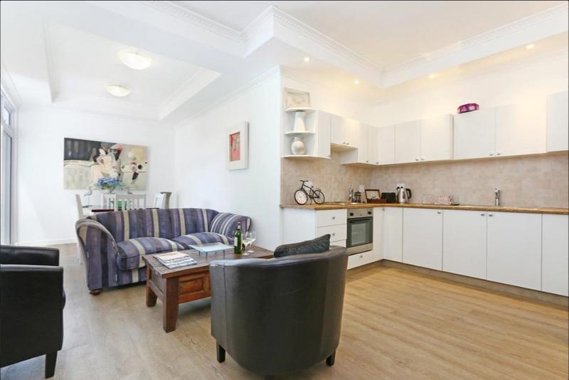 7 Bedroom Property for Sale in Fish Hoek Western Cape